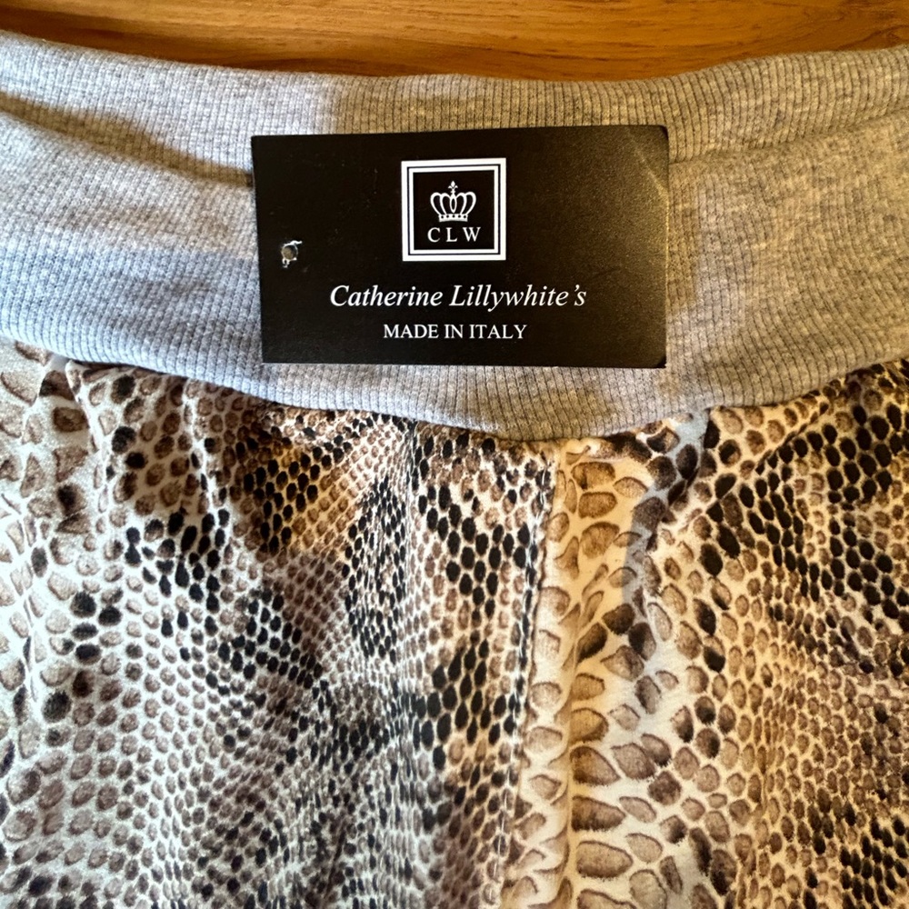 Catherine liliwhite One Size snake print joggers